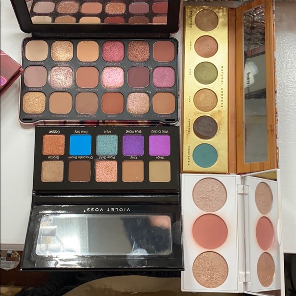 Makeup bundle - Picture 4 of 5